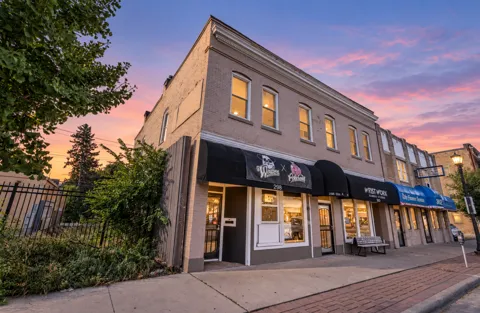 298 University Avenue W