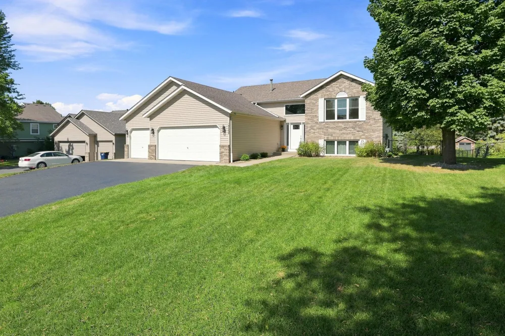 19068 Enchanted Way Farmington, MN 55024