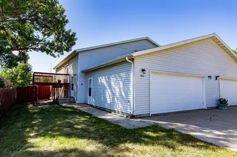 1807 32 AVENUE S