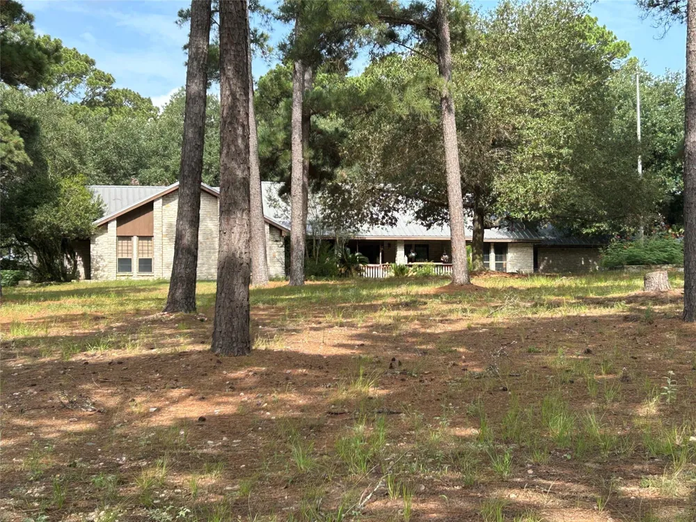 5455 Us-77 La Grange, TX 78945