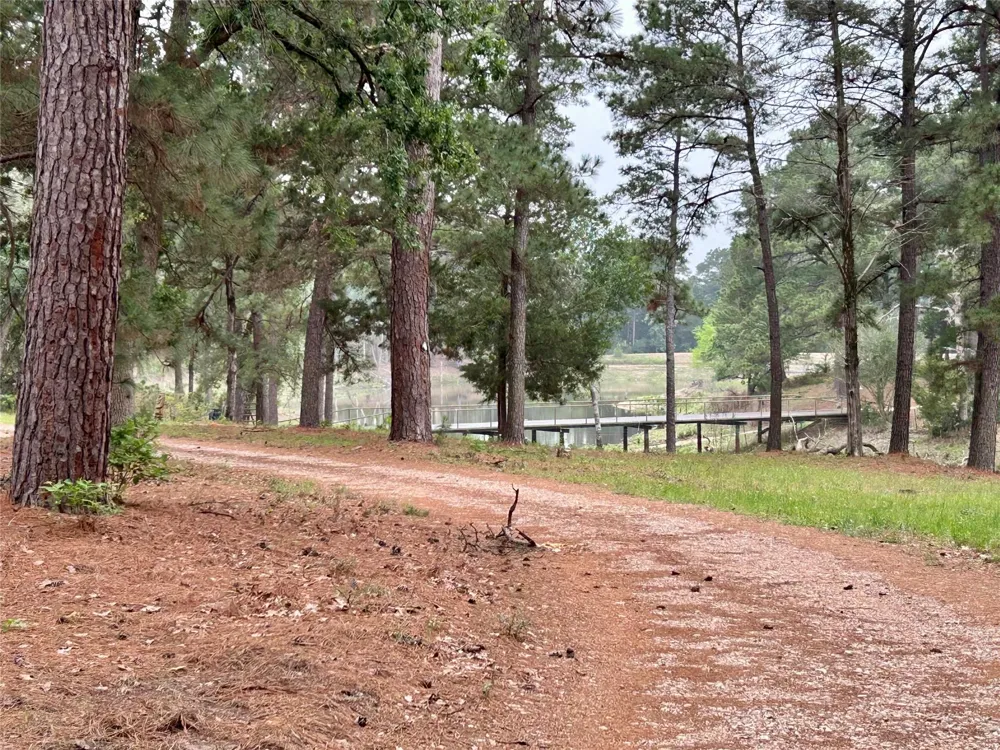 5455 Us-77 La Grange, TX 78945