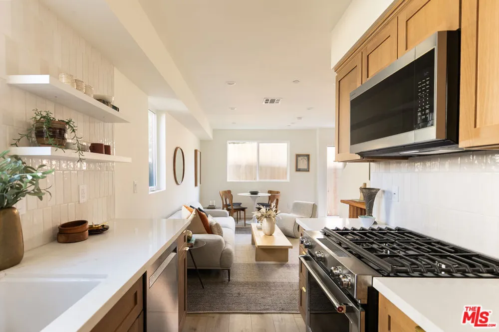 1233 June Street Los Angeles, CA 90028