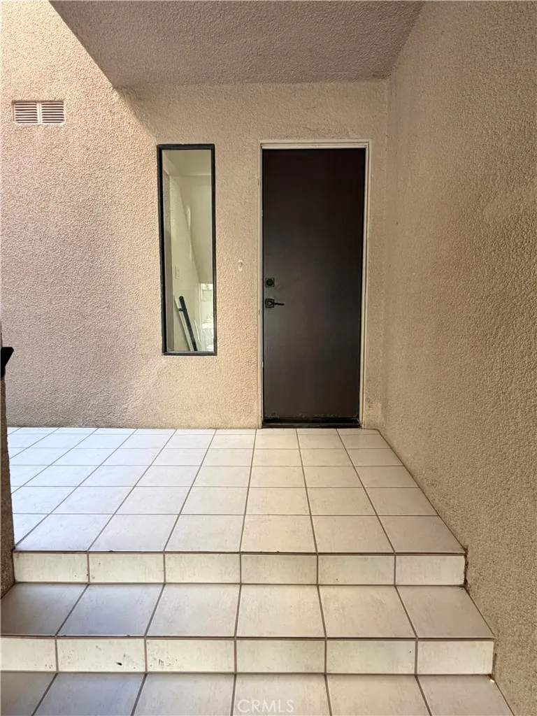 861 Village Square Palm Springs, CA 92262