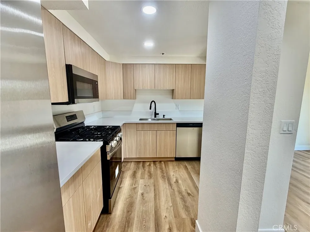 861 Village Square Palm Springs, CA 92262