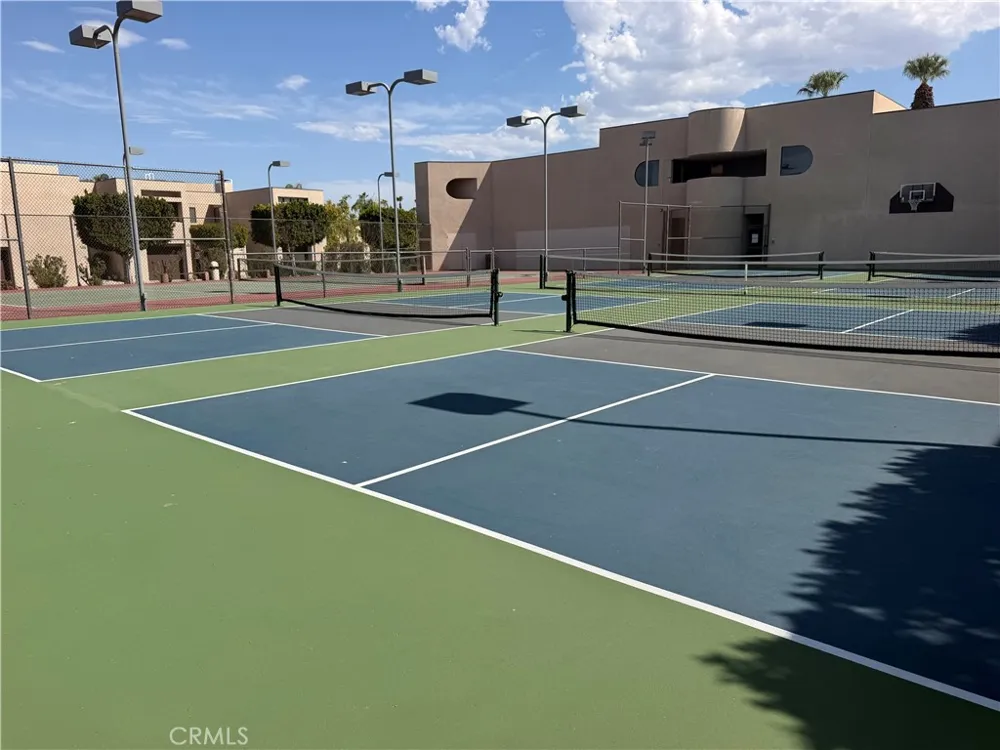 861 Village Square Palm Springs, CA 92262