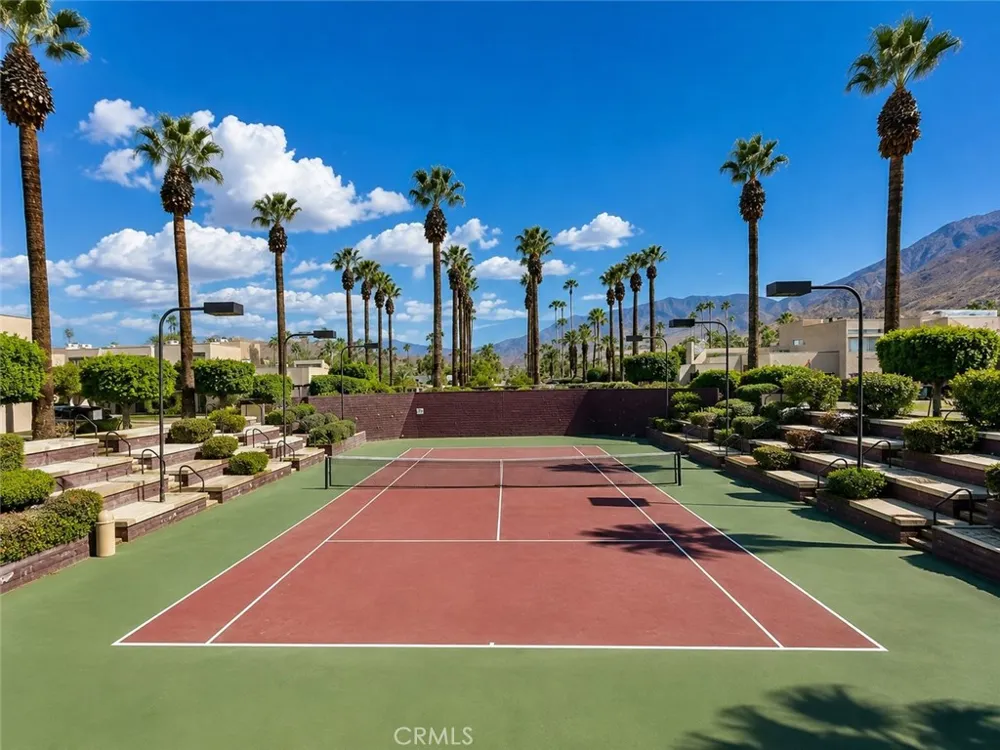 861 Village Square Palm Springs, CA 92262