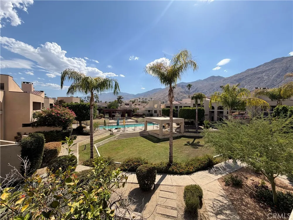 861 Village Square Palm Springs, CA 92262