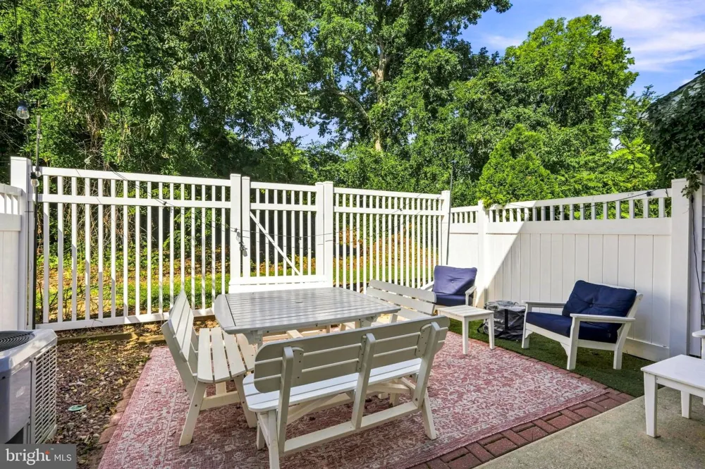 140 PENDRAGON WAY Mantua, NJ 08051
