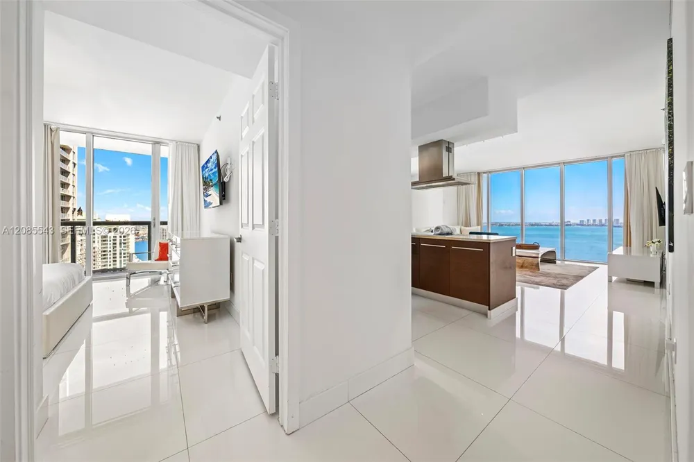 485 Brickell Ave #4410 Miami, FL 33131