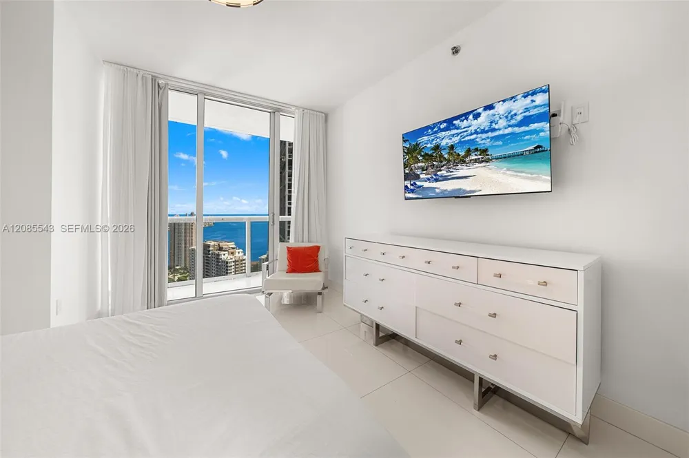 485 Brickell Ave #4410 Miami, FL 33131