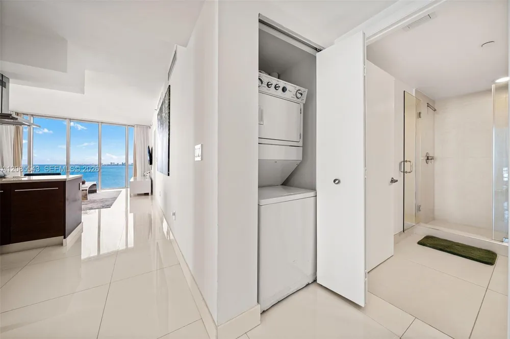 485 Brickell Ave #4410 Miami, FL 33131