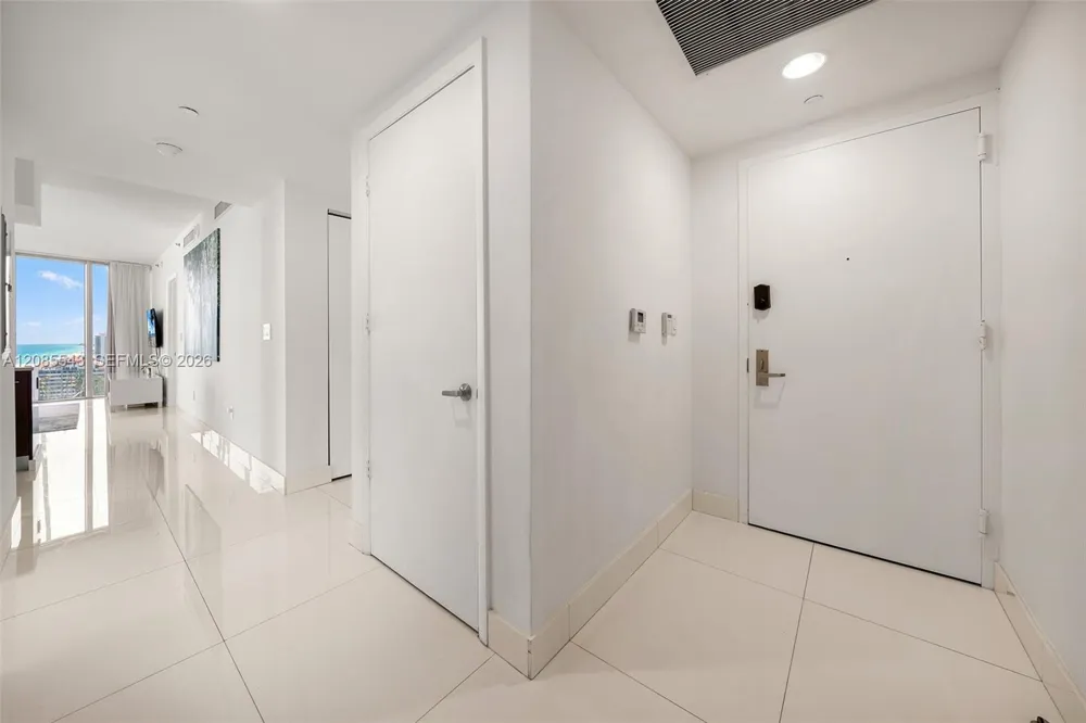 485 Brickell Ave #4410 Miami, FL 33131