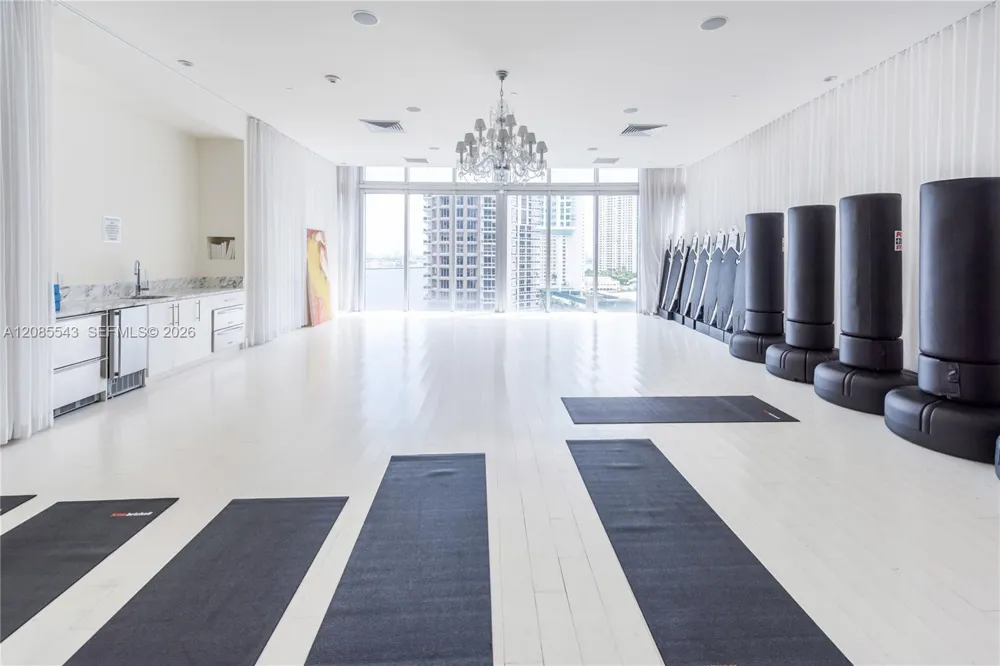 485 Brickell Ave #4410 Miami, FL 33131