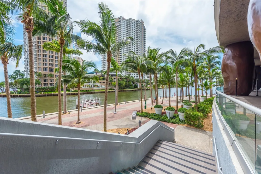 485 Brickell Ave #4410 Miami, FL 33131