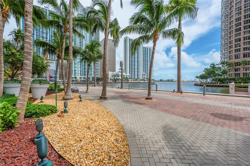 485 Brickell Ave #4410 Miami, FL 33131