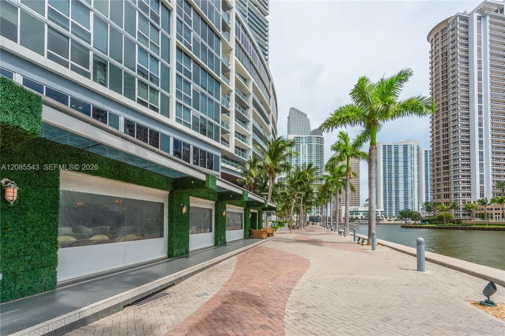 485 Brickell Ave #4410 Miami, FL 33131