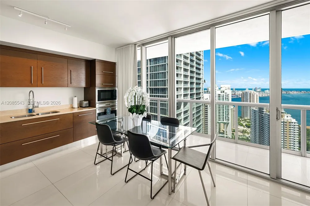 485 Brickell Ave #4410 Miami, FL 33131