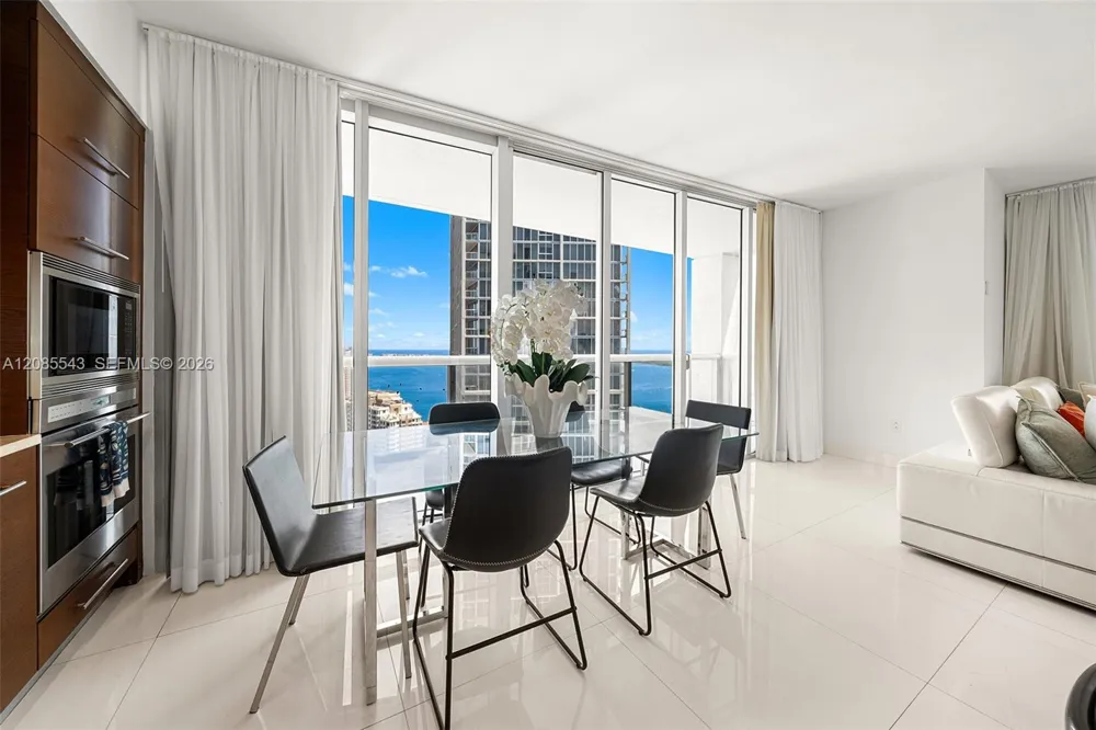 485 Brickell Ave #4410 Miami, FL 33131