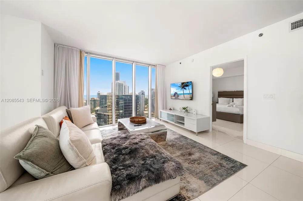 485 Brickell Ave #4410 Miami, FL 33131