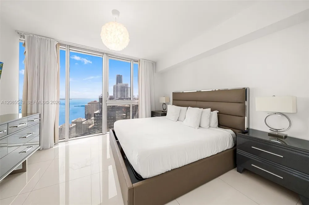 485 Brickell Ave #4410 Miami, FL 33131