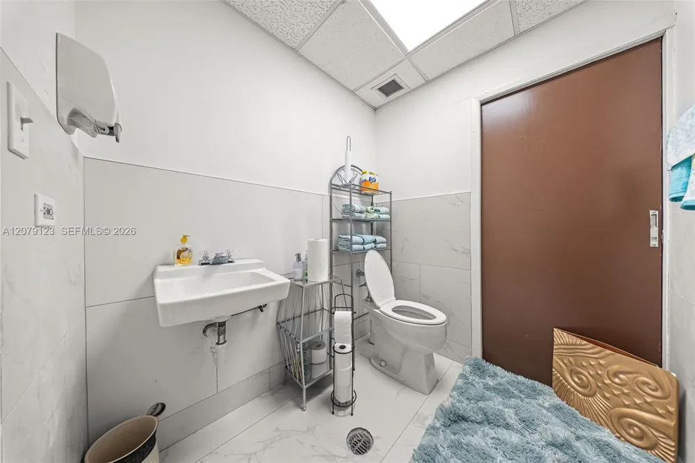 4441 W Sunrise Blvd Plantation, FL 33313