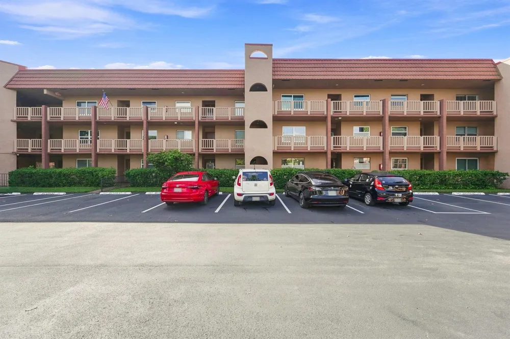 9841 SUNRISE LAKES BOULEVARD #310 Sunrise, FL 33322