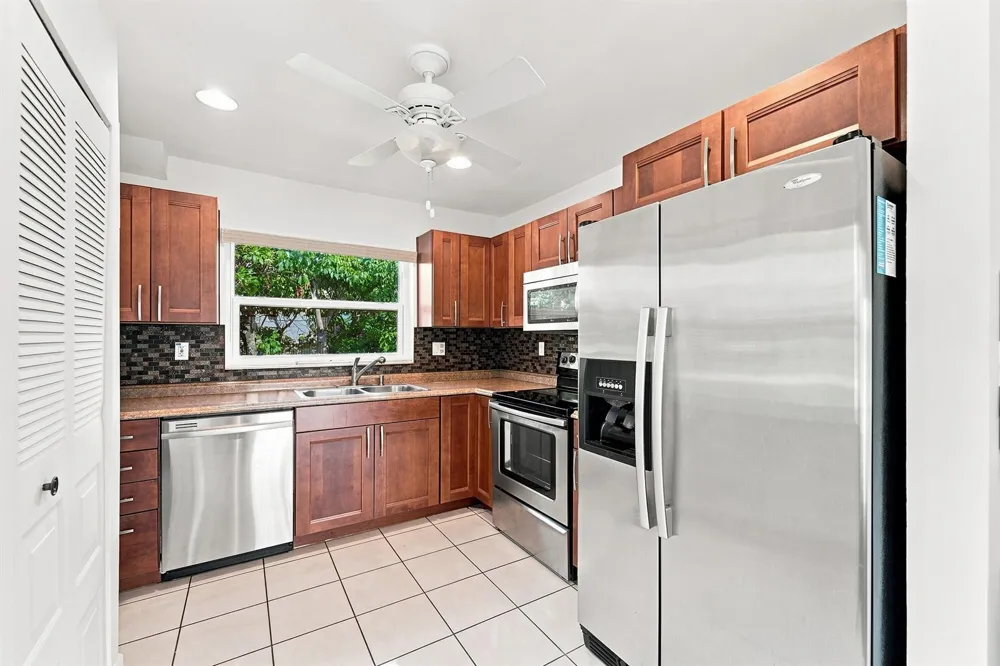 9841 SUNRISE LAKES BOULEVARD #310 Sunrise, FL 33322