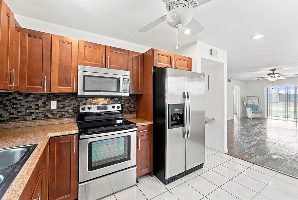 9841 SUNRISE LAKES BOULEVARD #310 Sunrise, FL 33322