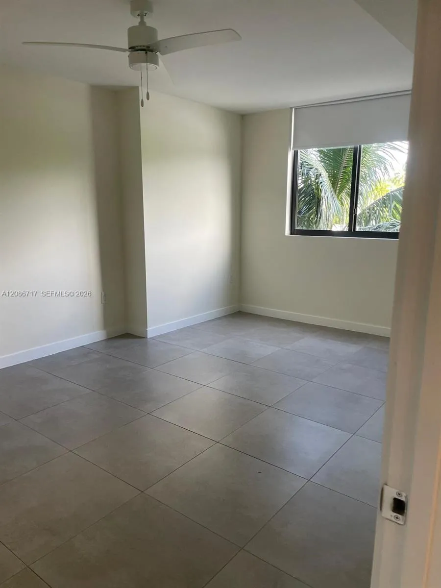 16395 Biscayne Blvd #216 North Miami Beach, FL 33160