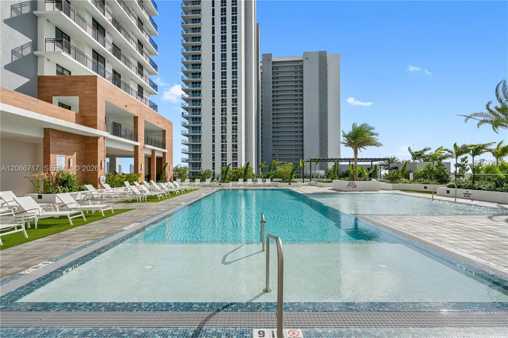 16395 Biscayne Blvd #216 North Miami Beach, FL 33160