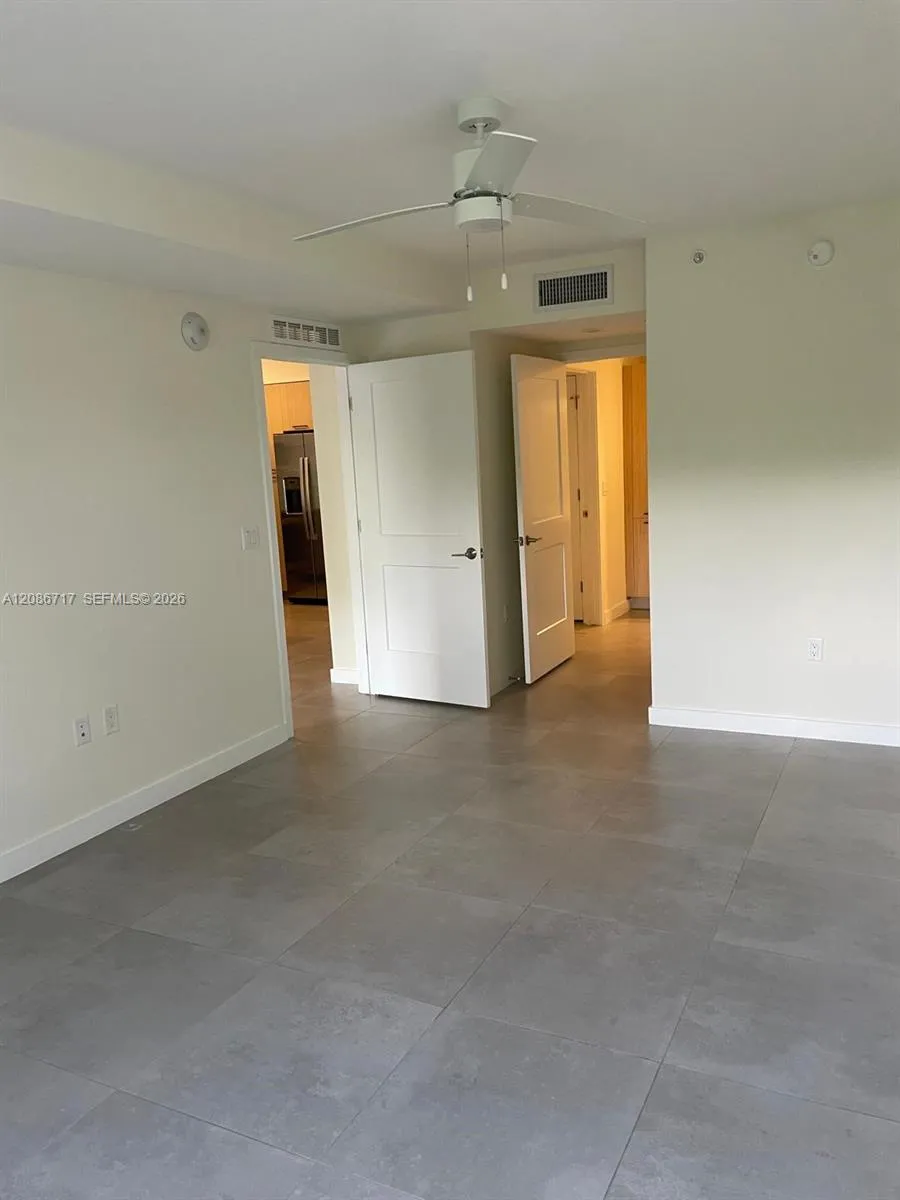 16395 Biscayne Blvd #216 North Miami Beach, FL 33160