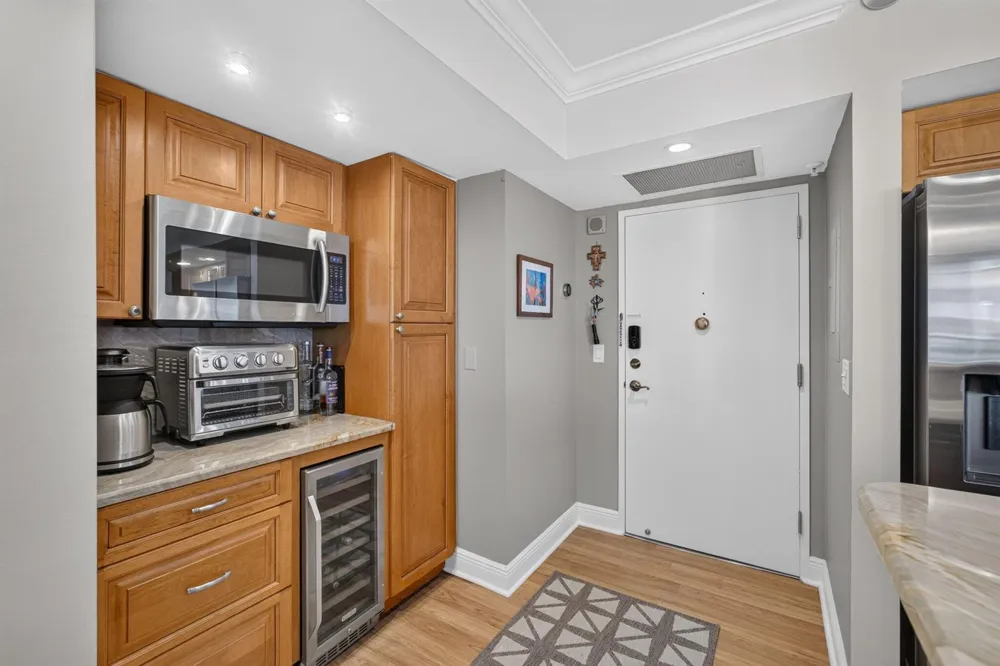 5440 Ocean Drive #304 Singer Island, FL 33404
