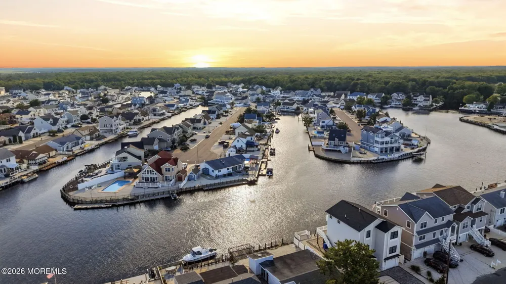 124 Morton Drive Manahawkin, NJ 08050
