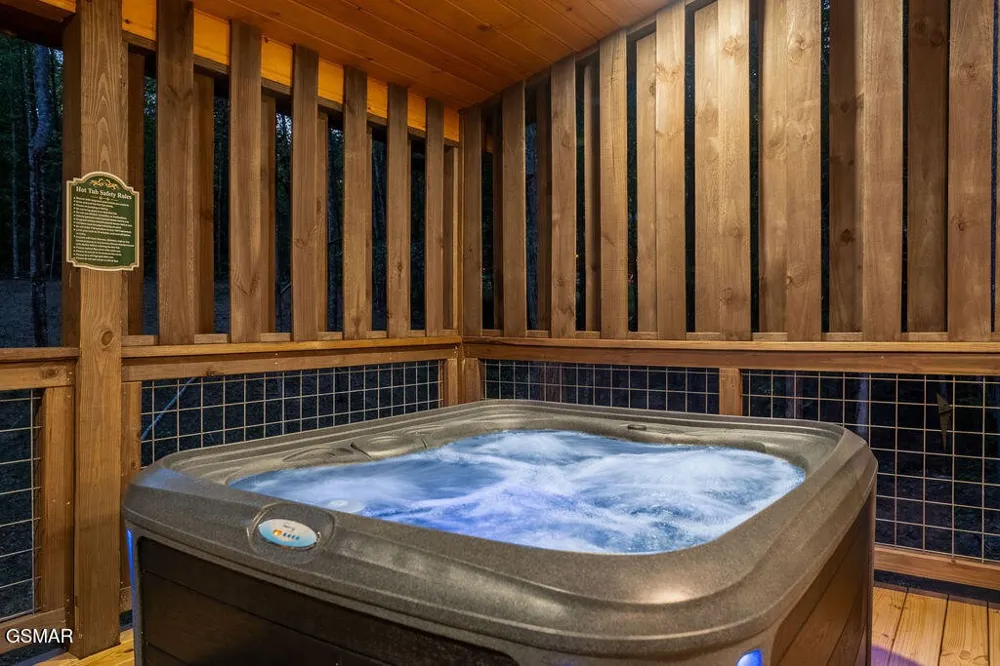 2320 Bogle Spring Loop Sevierville, TN 37862