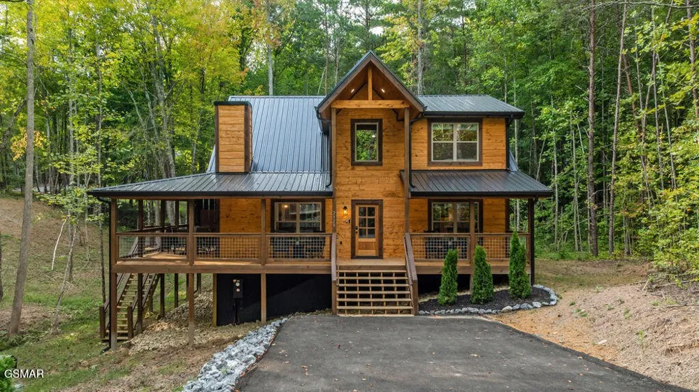 2320 Bogle Spring Loop Sevierville, TN 37862