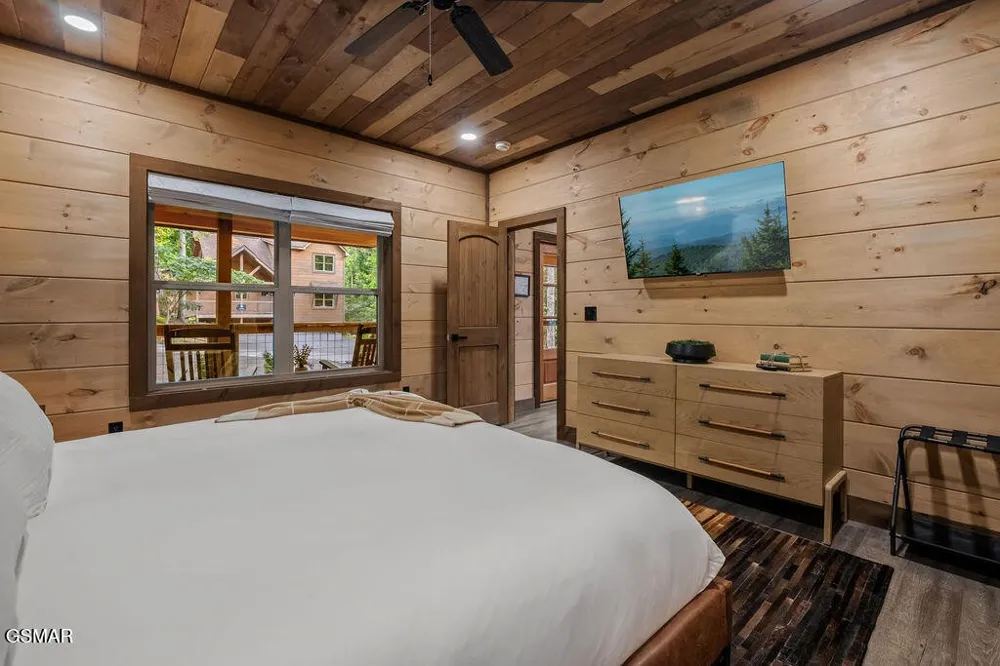 2320 Bogle Spring Loop Sevierville, TN 37862