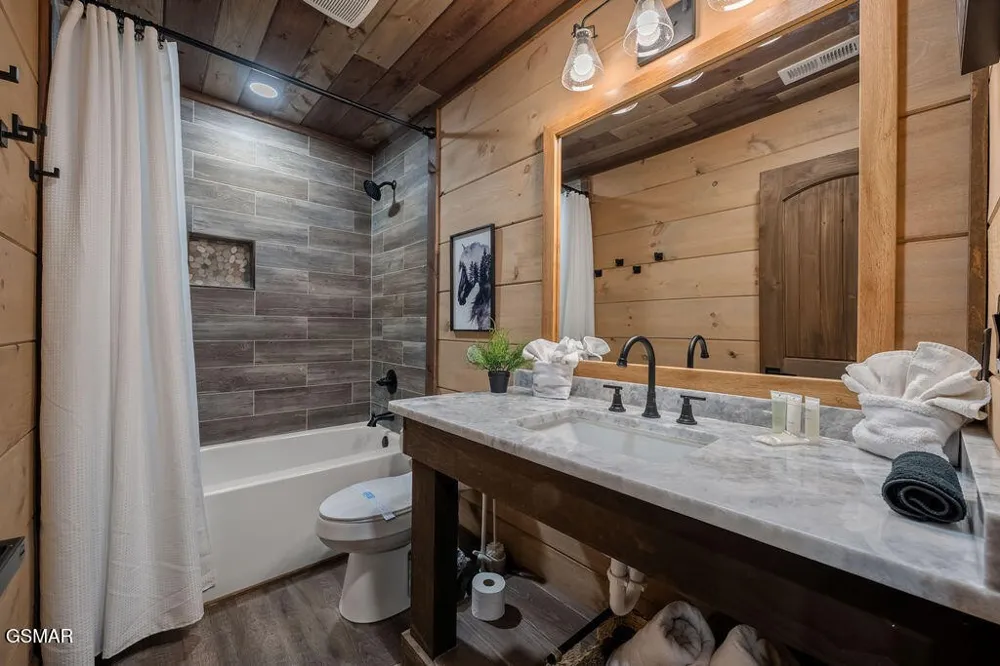 2320 Bogle Spring Loop Sevierville, TN 37862