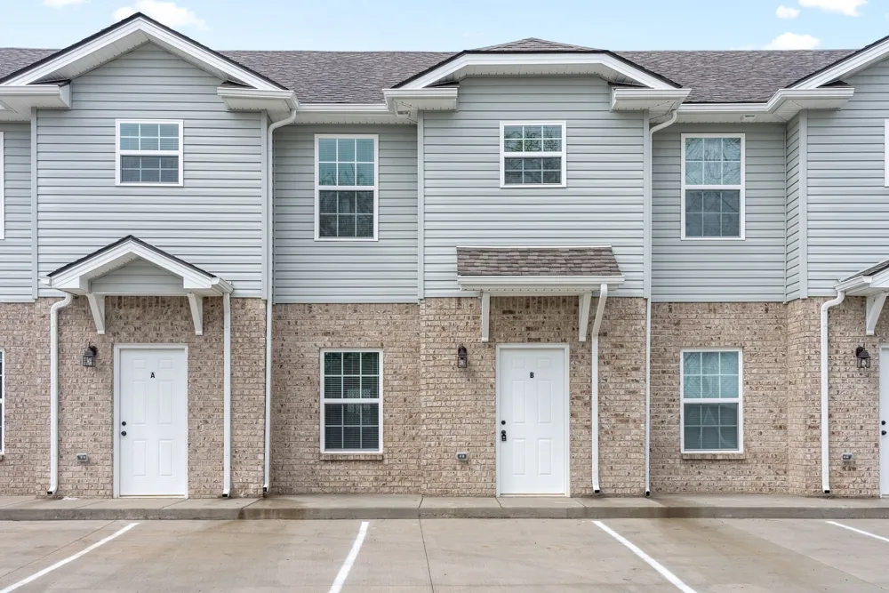 911 Crossland Ave #D Clarksville, TN 37040