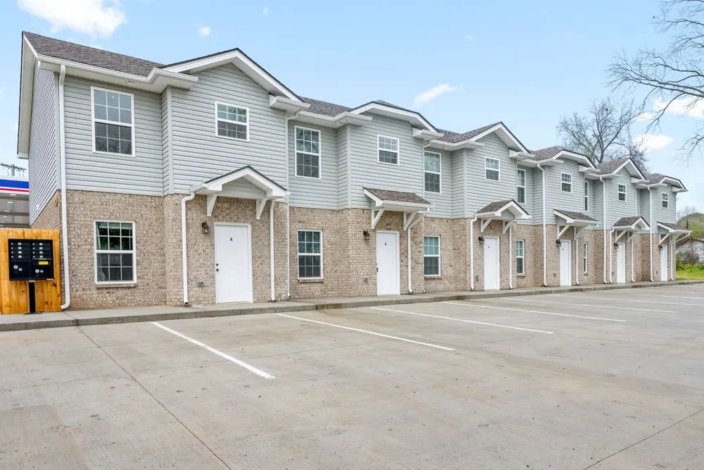 911 Crossland Ave #D Clarksville, TN 37040
