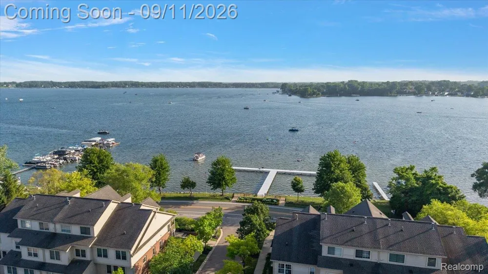 456 Boardwalk Drive Walled Lake City, MI 48390