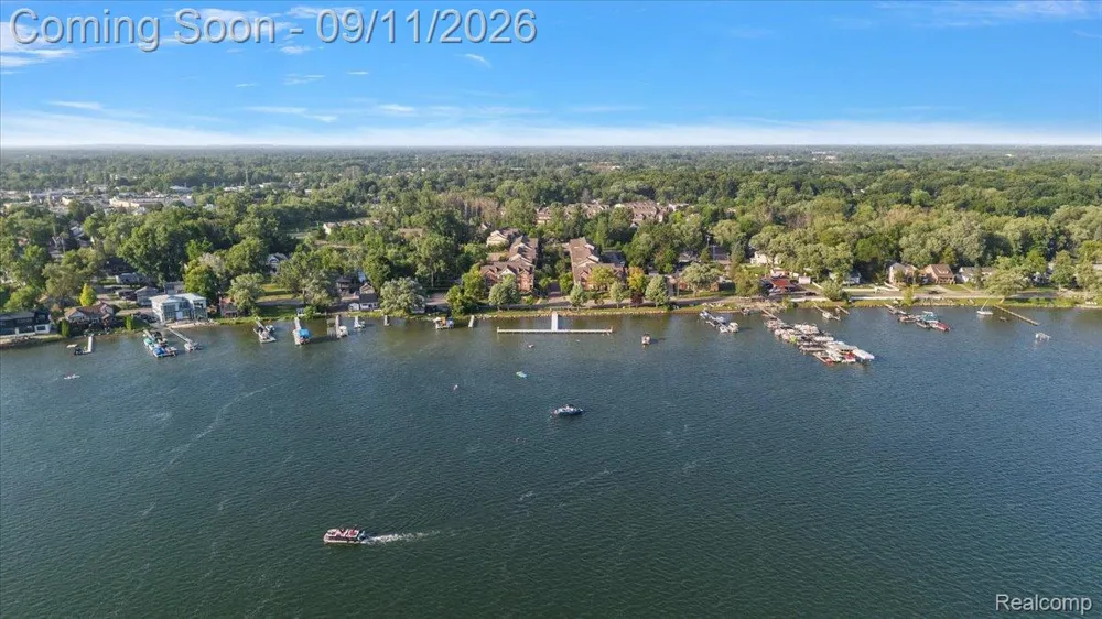 456 Boardwalk Drive Walled Lake City, MI 48390