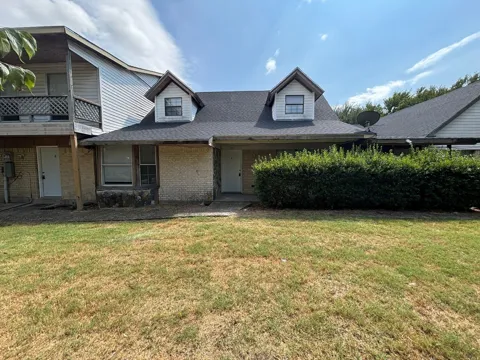 715 Eastham Lane #B
