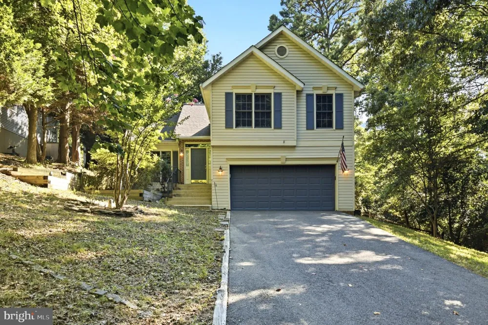 427 LESSIN DRIVE Lusby, MD 20657