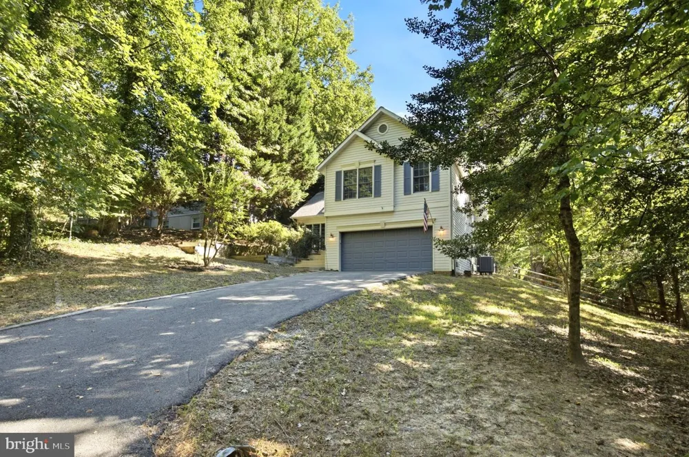 427 LESSIN DRIVE Lusby, MD 20657