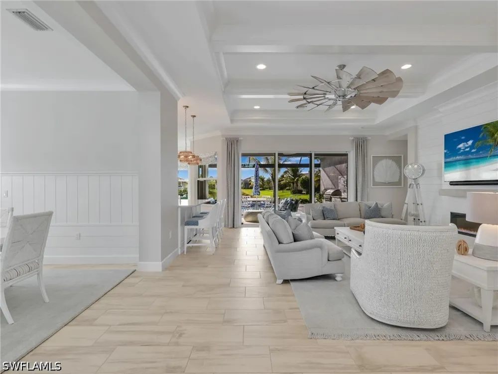Oleander Avenue Naples, FL 34120