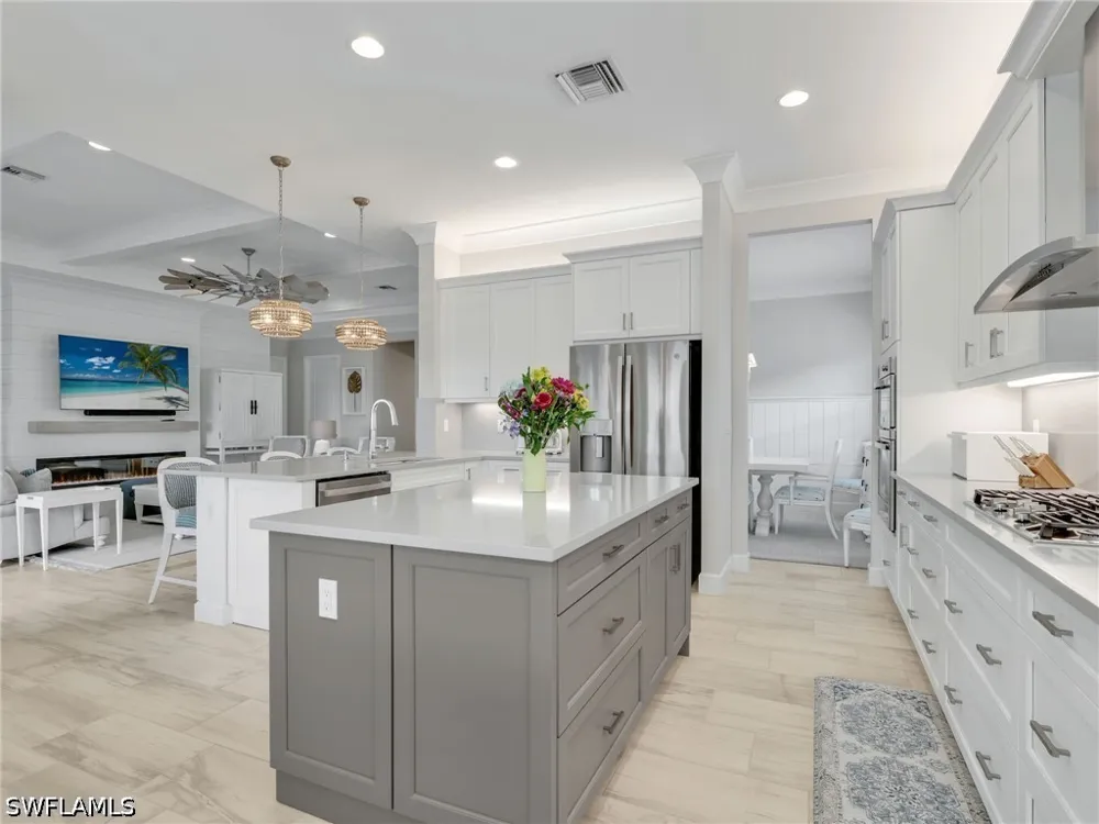 Oleander Avenue Naples, FL 34120