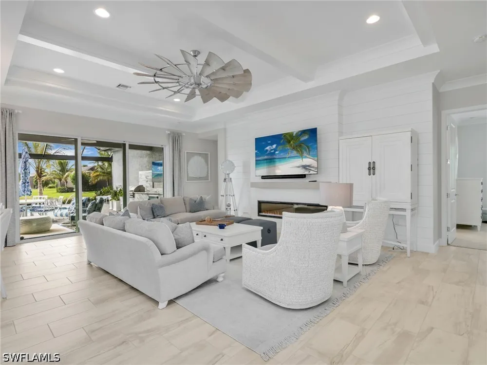 Oleander Avenue Naples, FL 34120