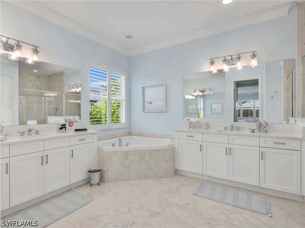 Oleander Avenue Naples, FL 34120