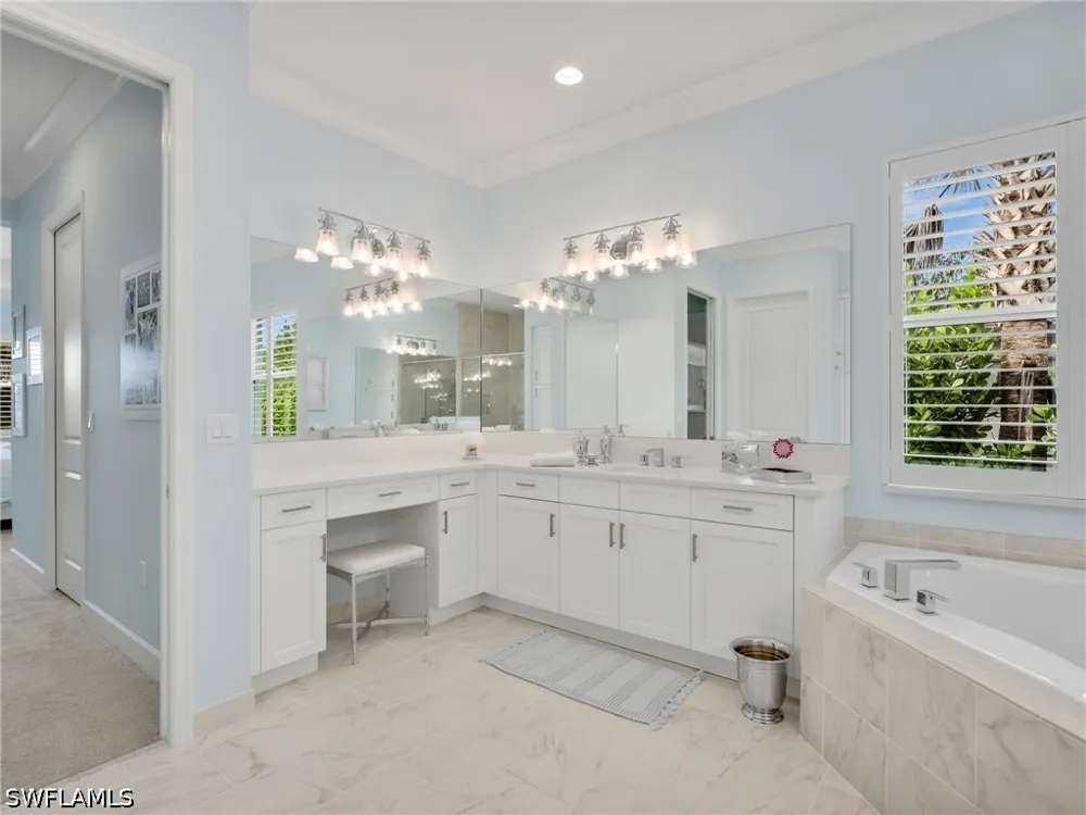 Oleander Avenue Naples, FL 34120