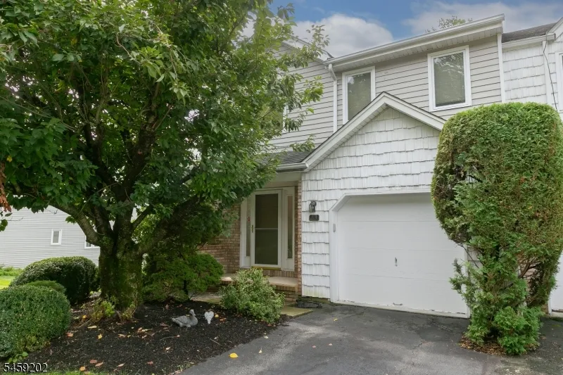 63 Averell Dr Parsippany-Troy Hills, NJ 07950